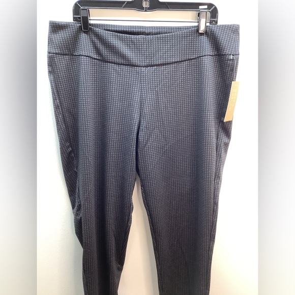 Hopes & Harlow Size XL Black and Gray Checkered Crop Pants. New With Tags. - Picture 2 of 7